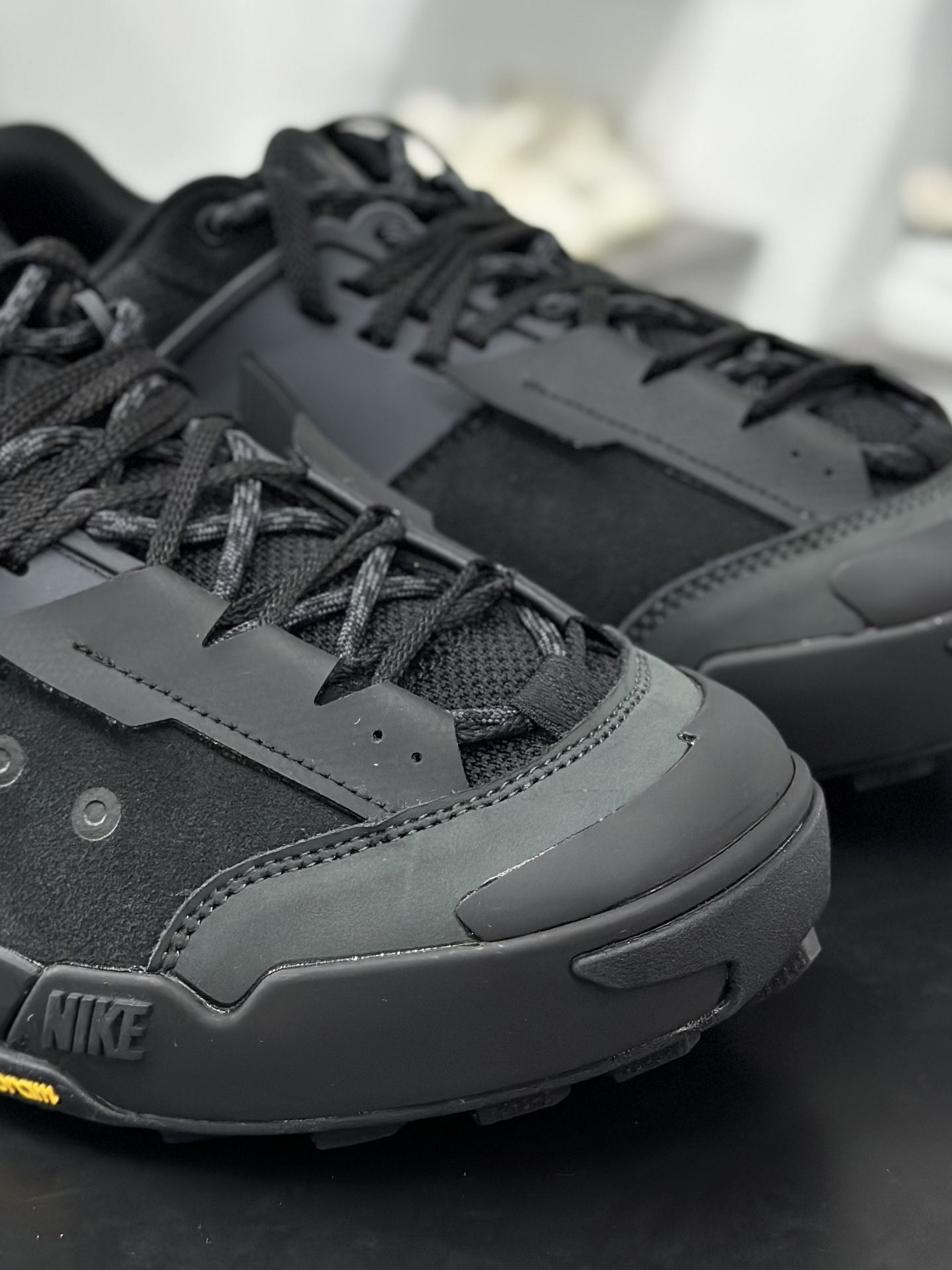 300 Sacai x Nike Zegamadome SP 联名款  机能风休闲运动鞋  HQ8618-001