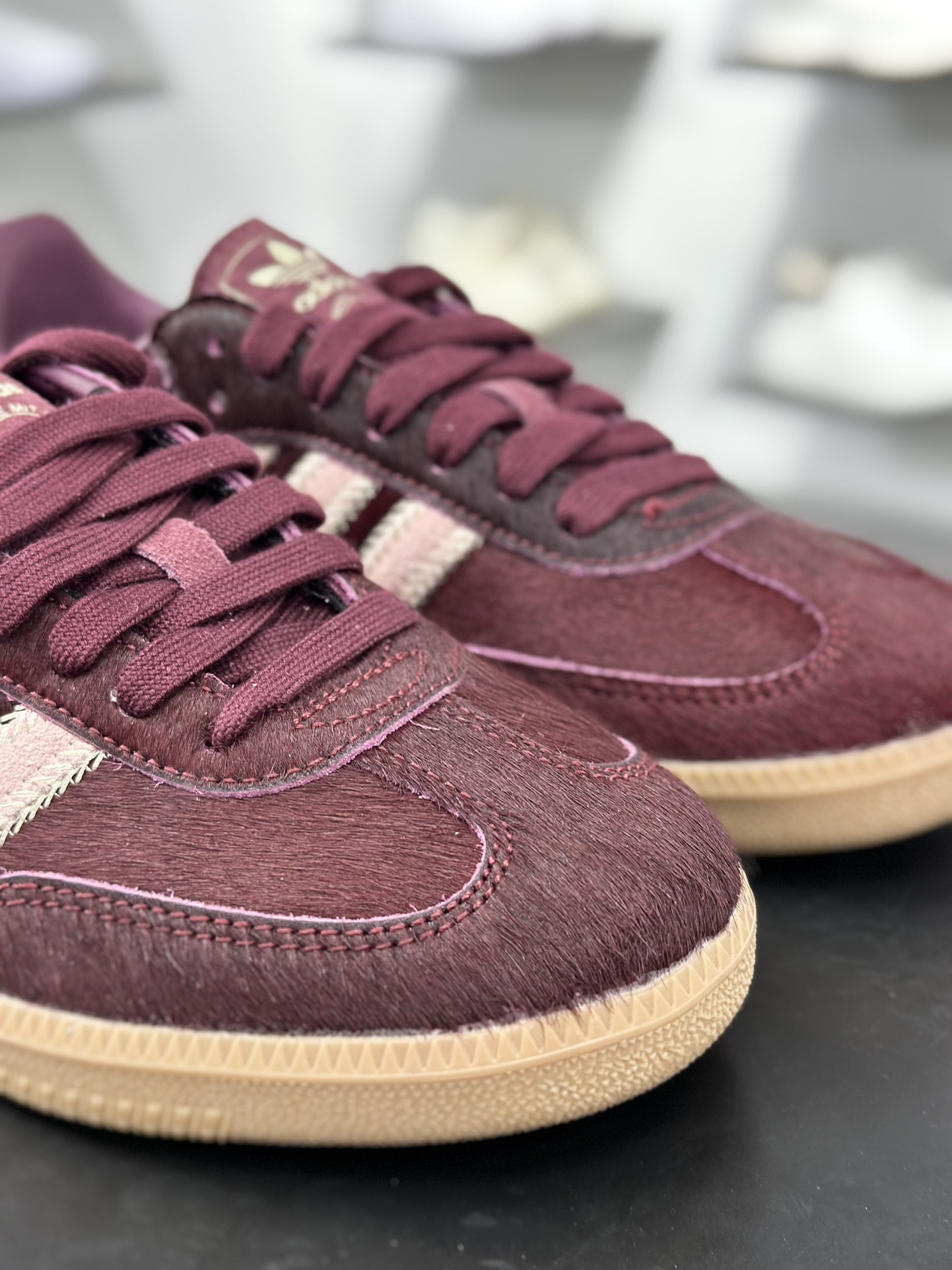 240 Adidas Originals Samba 桑巴德训鞋T字鞋   JP5330 马毛酒红色