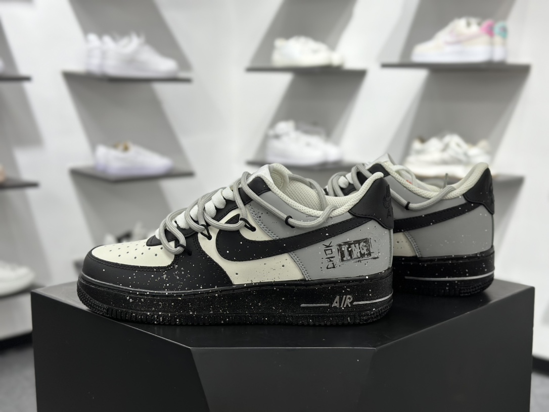260 Nike Air Force 1‘07 Low 星际主题涂鸦手绘 空军一号低帮休闲板鞋 XV7981-476