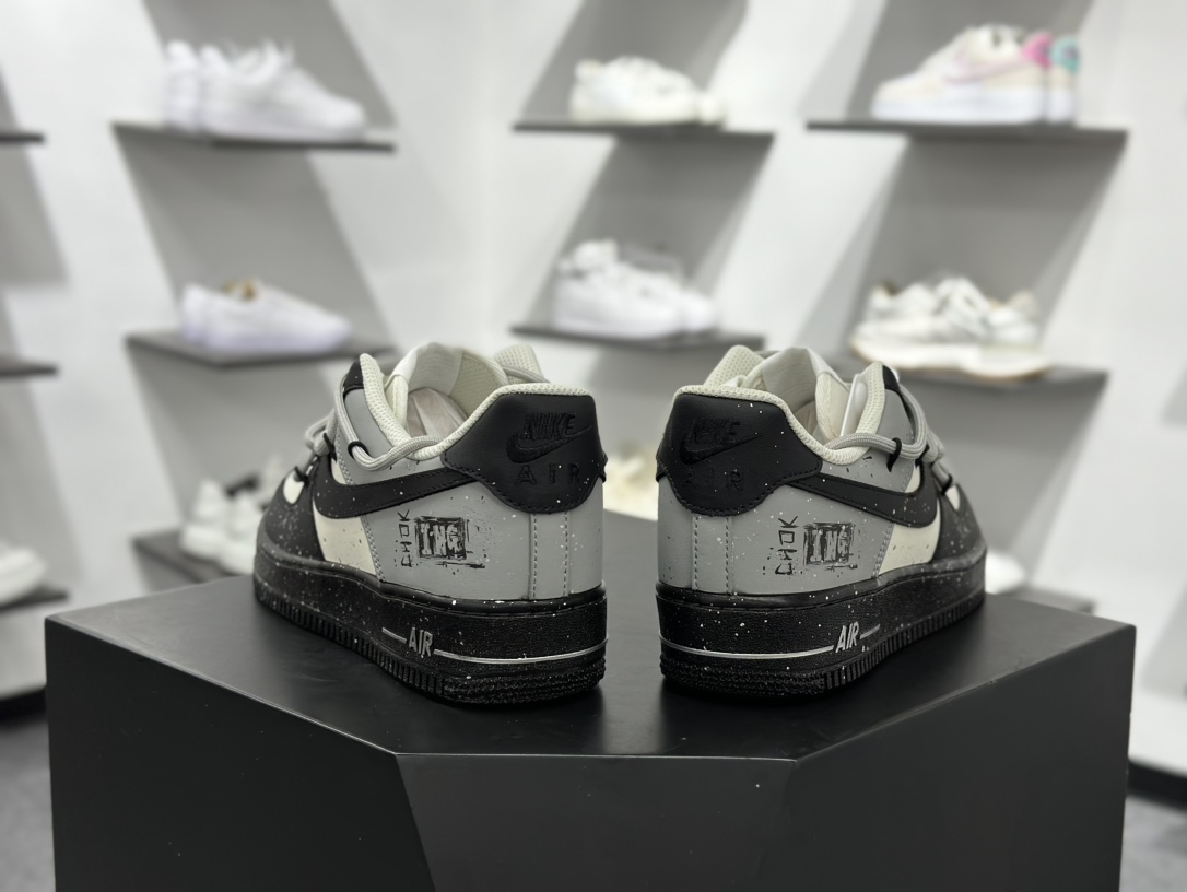 260 Nike Air Force 1‘07 Low 星际主题涂鸦手绘 空军一号低帮休闲板鞋 XV7981-476