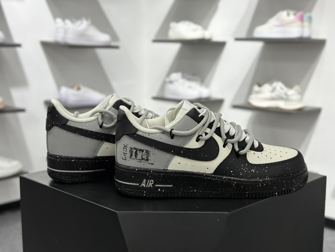 260 Nike Air Force 1‘07 Low 星际主题涂鸦手绘 空军一号低帮休闲板鞋 XV7981-476