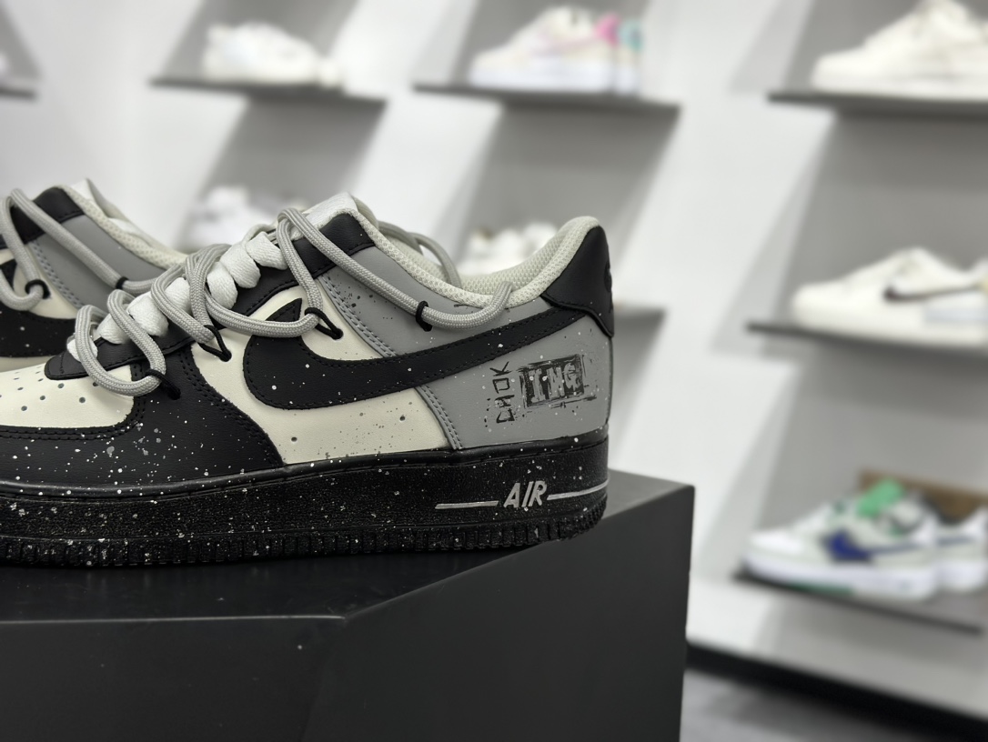 260 Nike Air Force 1‘07 Low 星际主题涂鸦手绘 空军一号低帮休闲板鞋 XV7981-476