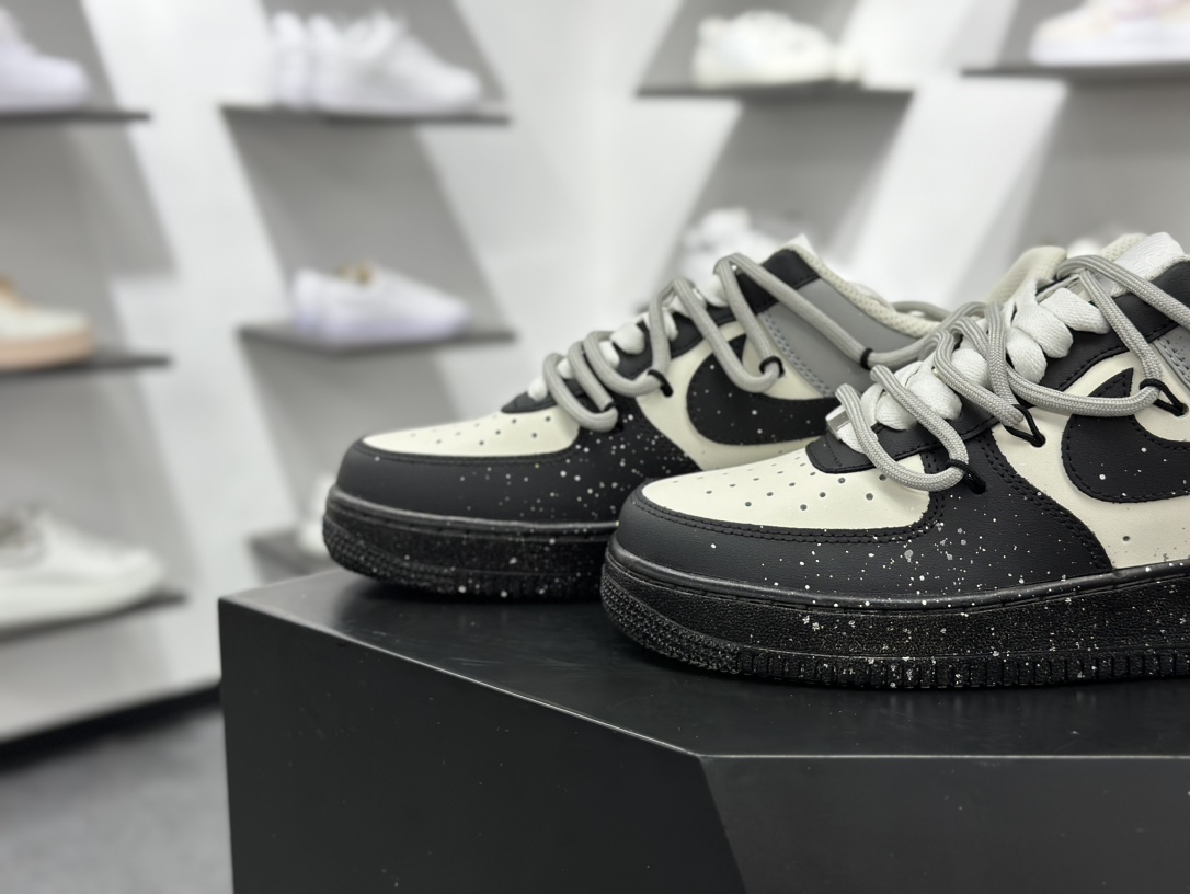 260 Nike Air Force 1‘07 Low 星际主题涂鸦手绘 空军一号低帮休闲板鞋 XV7981-476