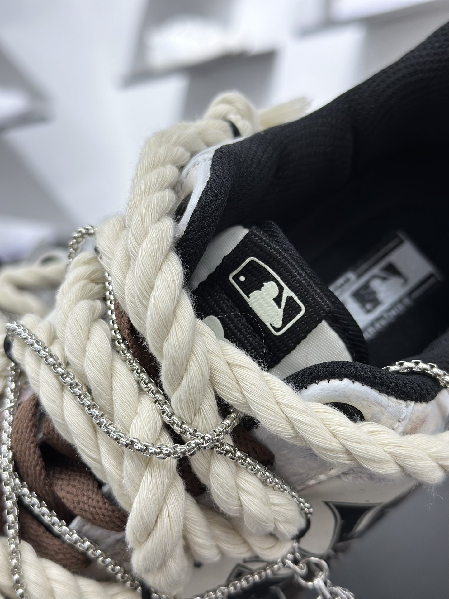 280 MLB Chunky Liner PU “沙漠丧鸦” 哥特风 涂鸦做旧骷髅 防滑减震耐磨低帮 3ASXCA51N
