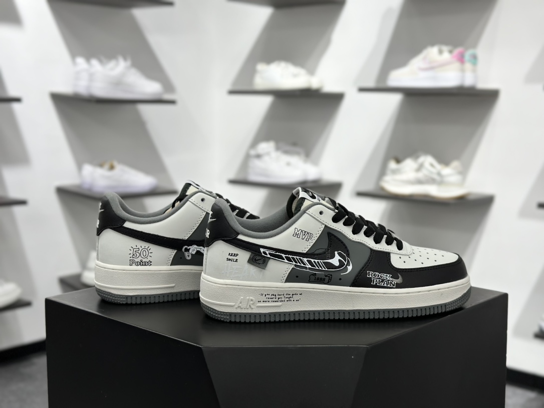260  Nike Air Force 1 Low 50Cent  DB3301-660