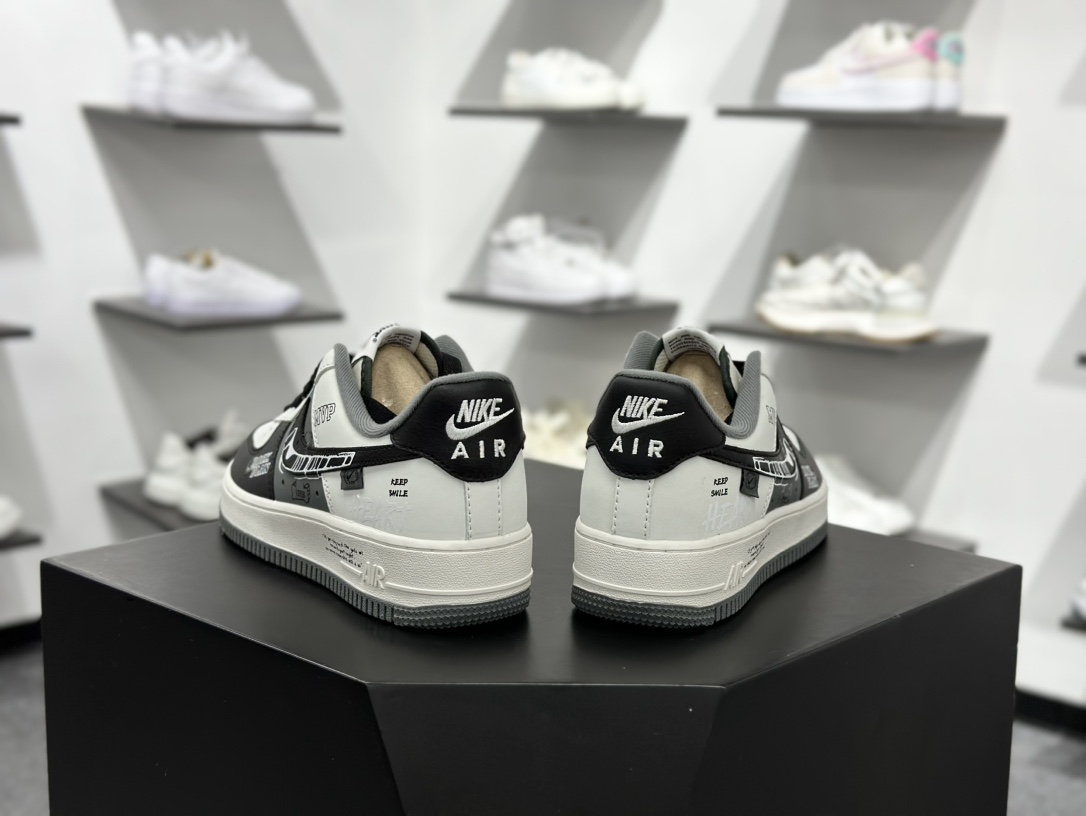 260  Nike Air Force 1 Low 50Cent  DB3301-660