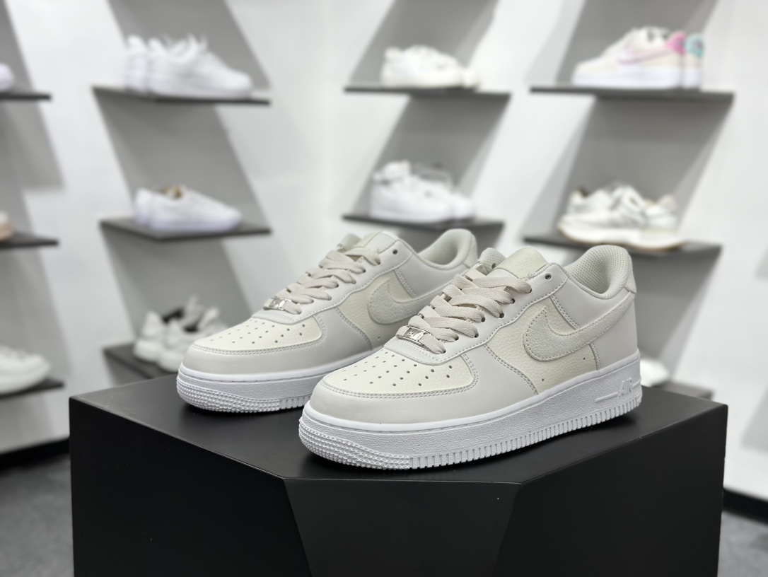 200  Nike Air Force 1 Low 灰白  HQ3905-001