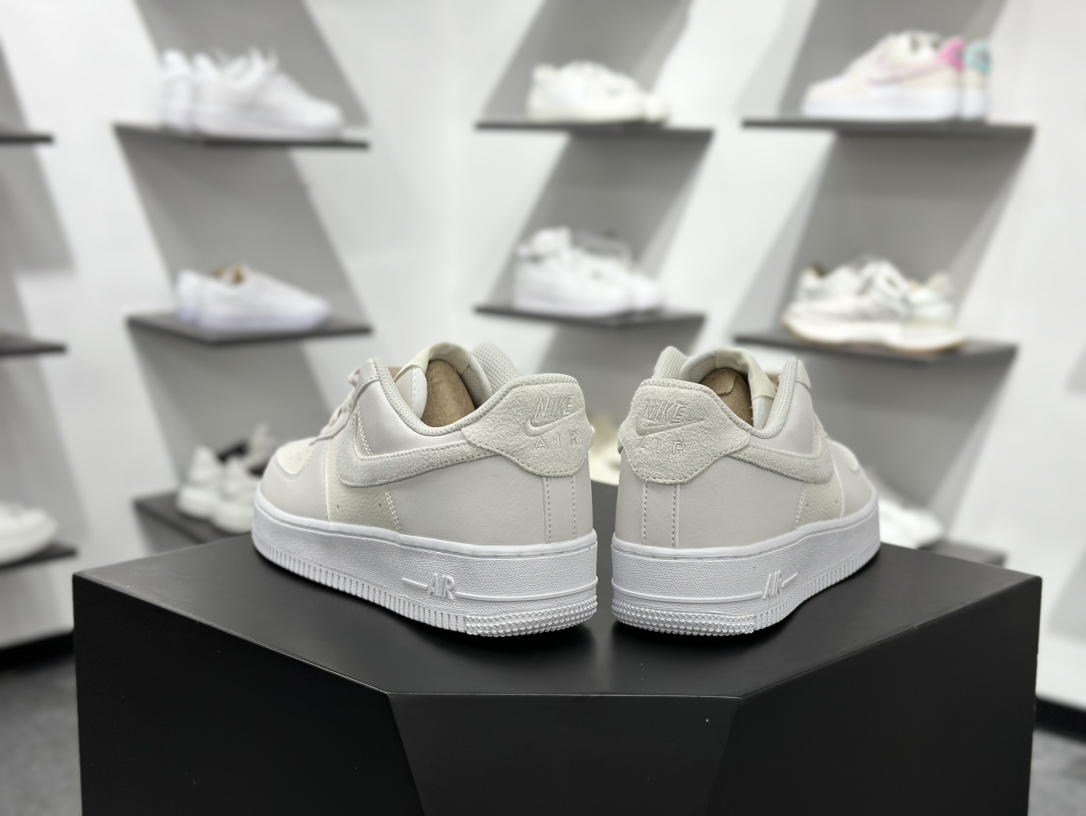 200  Nike Air Force 1 Low 灰白  HQ3905-001