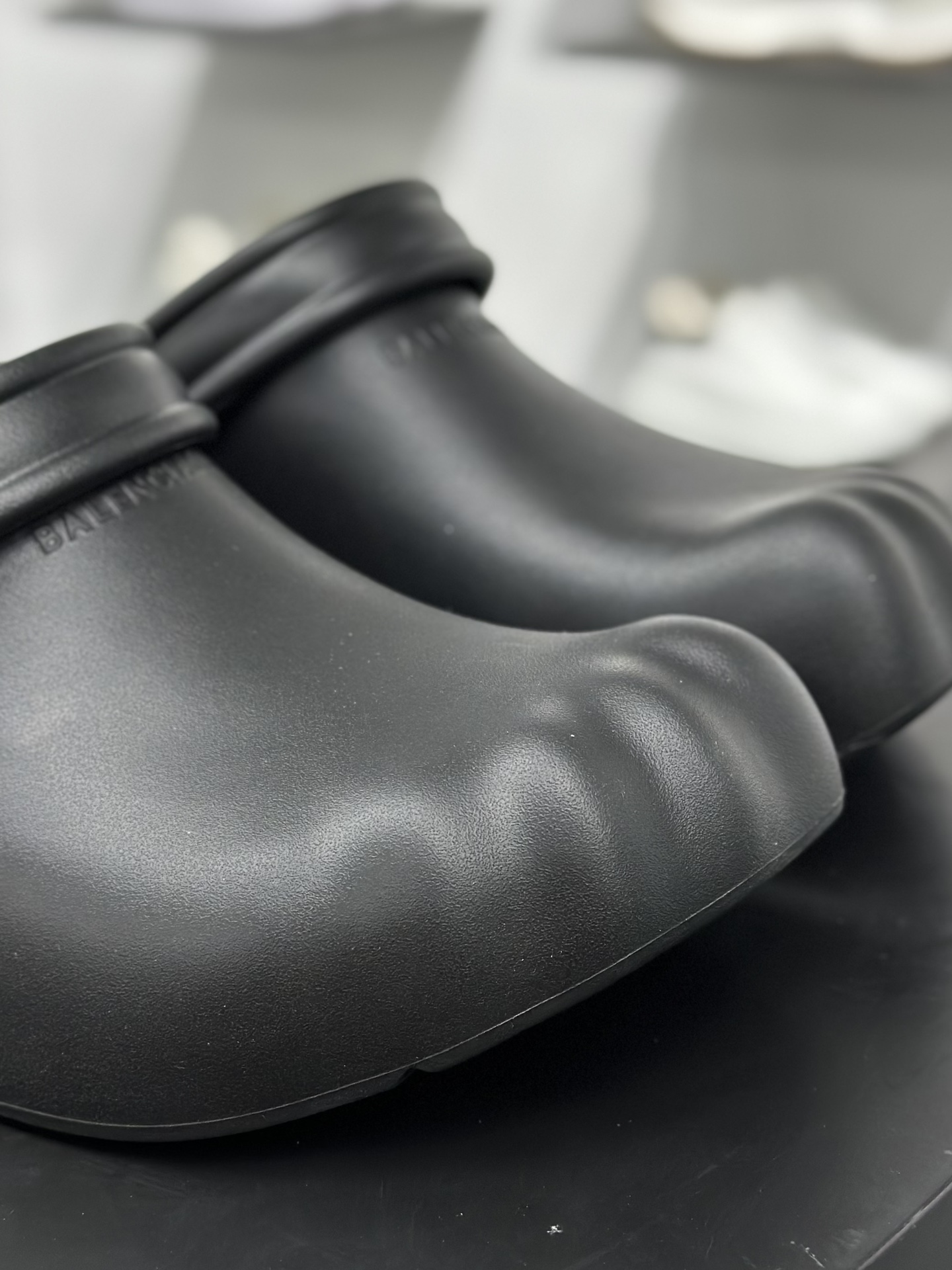 200 Balenciaga Sunday Molded Mule 巴黎世家春夏新款Sunday拖鞋