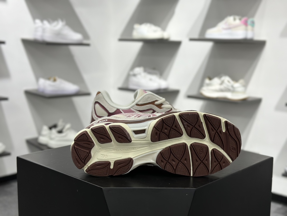 200 亚瑟士 Asics GEL-Kahana NIMBUS 10.1 耐磨透气低帮休闲鞋  1203A788-100
