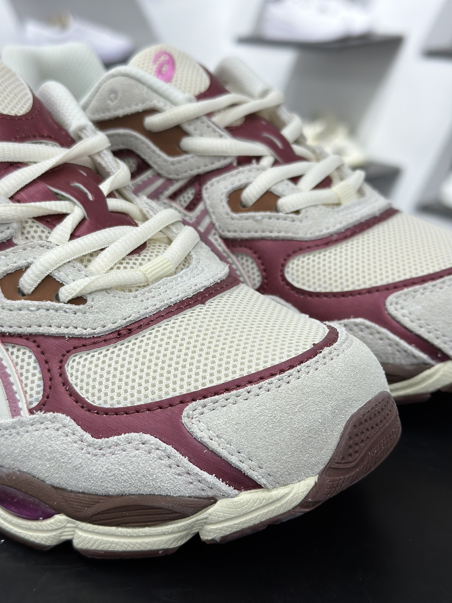 200 亚瑟士 Asics GEL-Kahana NIMBUS 10.1 耐磨透气低帮休闲鞋  1203A788-100