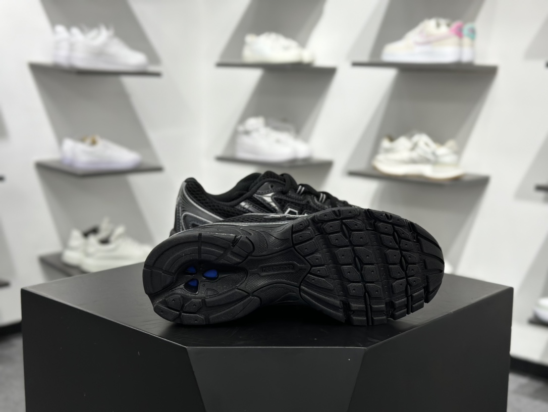 200 New Balance MR740 NB新百伦系列复古老爹风休闲运动慢跑鞋   U740BM2