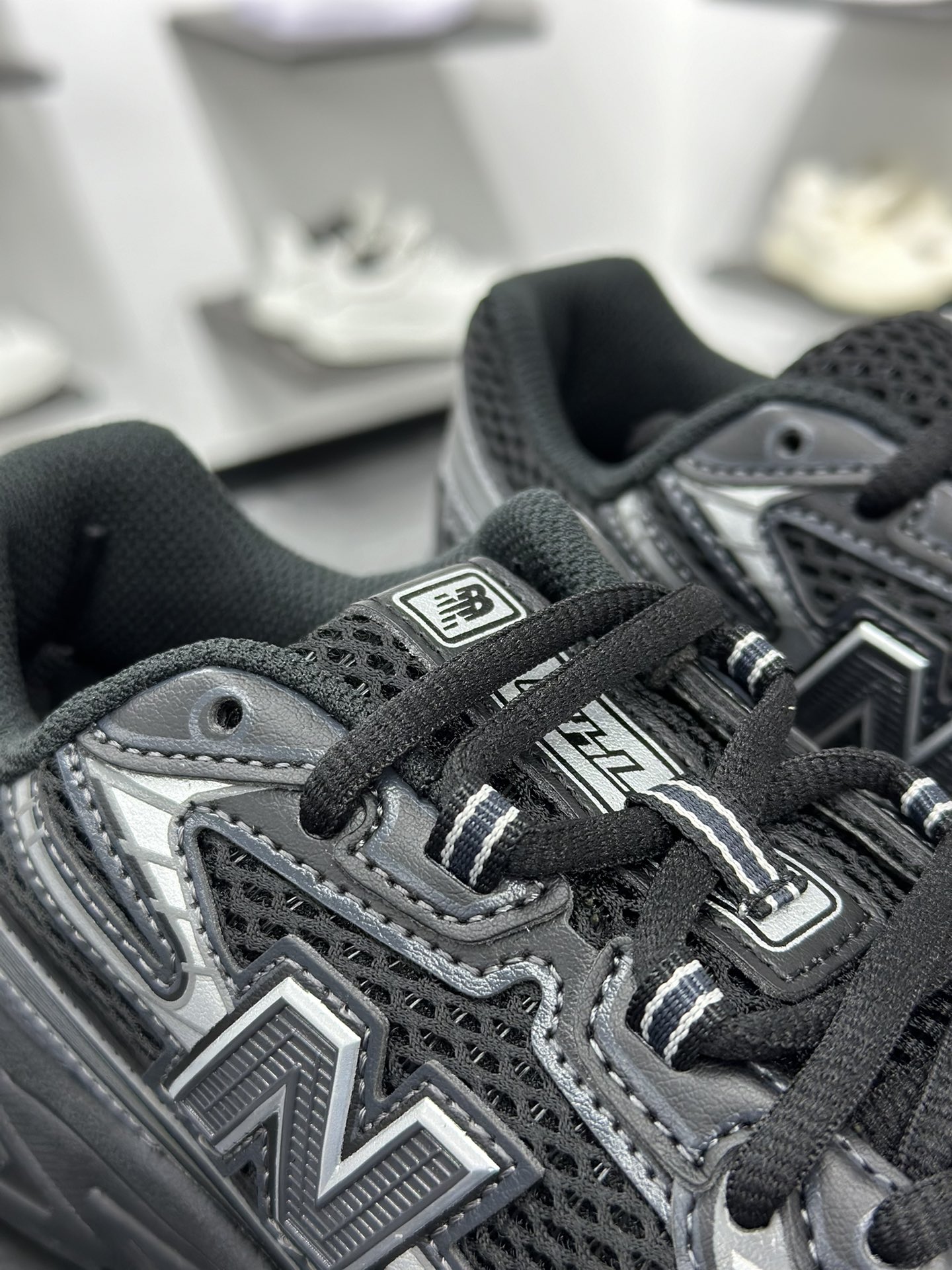 200 New Balance MR740 NB新百伦系列复古老爹风休闲运动慢跑鞋   U740BM2
