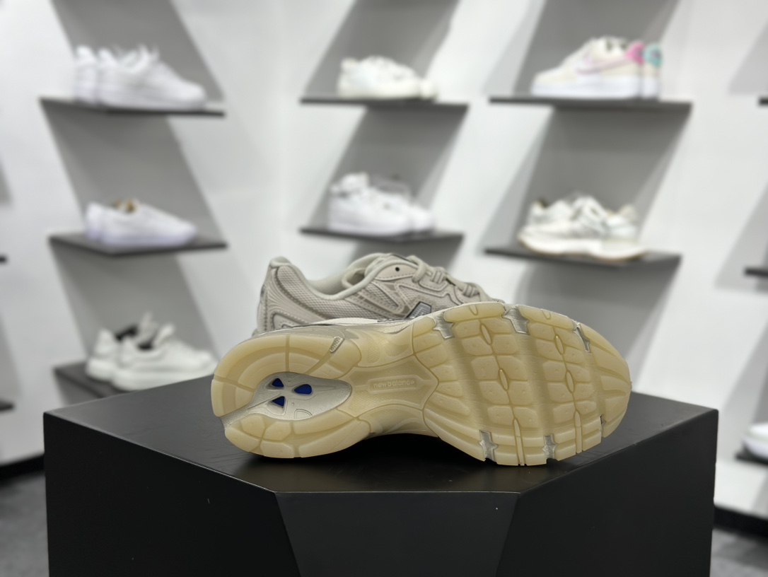 200 NB新百伦New Balance MR740系列低帮复古老爹风休闲运动慢跑鞋“奶茶色奶油底” U740LN1