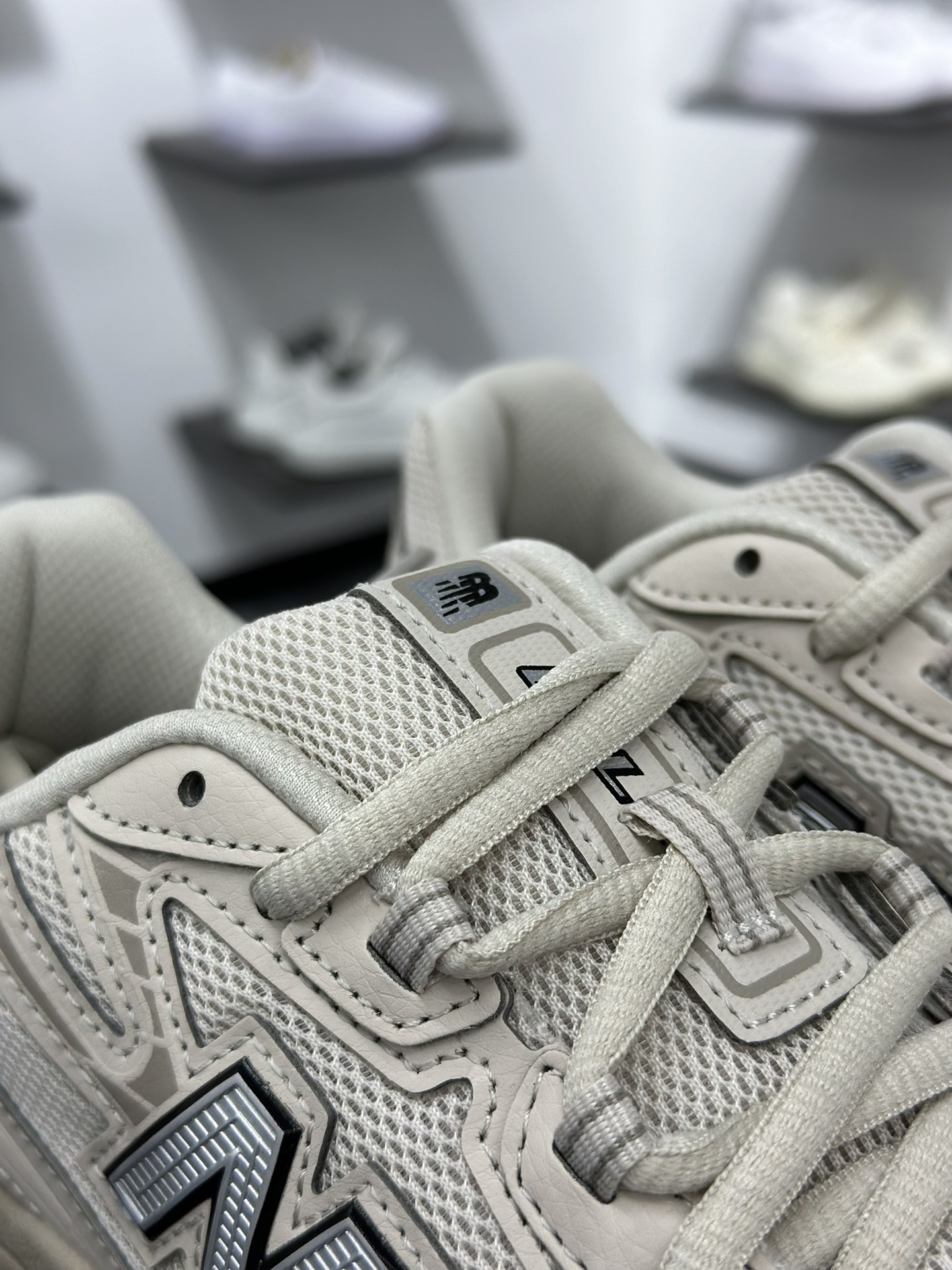 200 NB新百伦New Balance MR740系列低帮复古老爹风休闲运动慢跑鞋“奶茶色奶油底” U740LN1