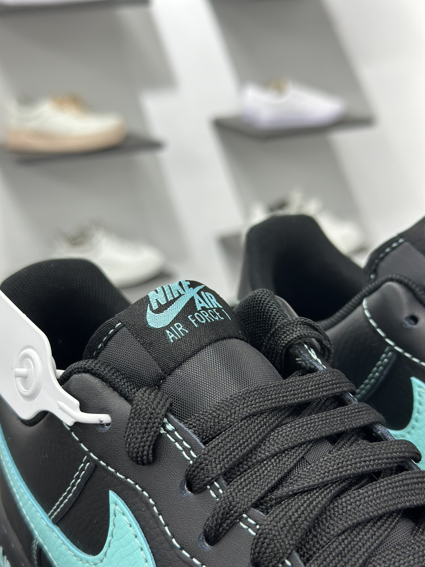 180 Nike Air Force 1 Low 07 ”Black Tiffany” 黑色极光绿 HQ2037-002
