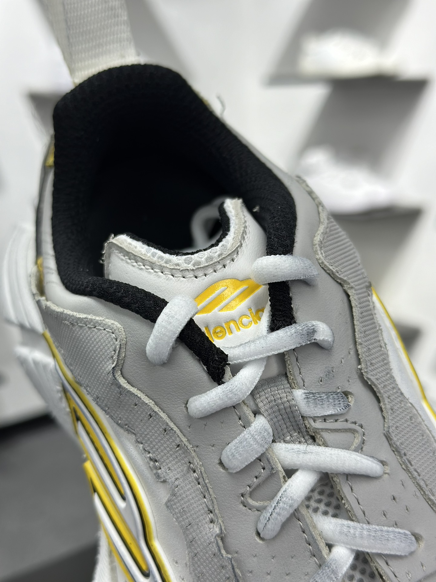 400 Balenciaga巴黎世家 MONDAY 圆头厚底低帮老爹鞋   825418 WDWTS