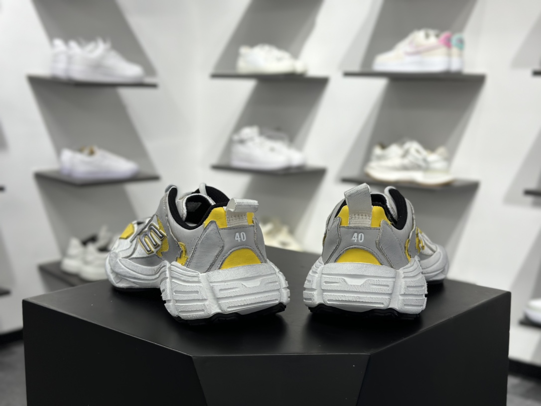 400 Balenciaga巴黎世家 MONDAY 圆头厚底低帮老爹鞋   825418 WDWTS