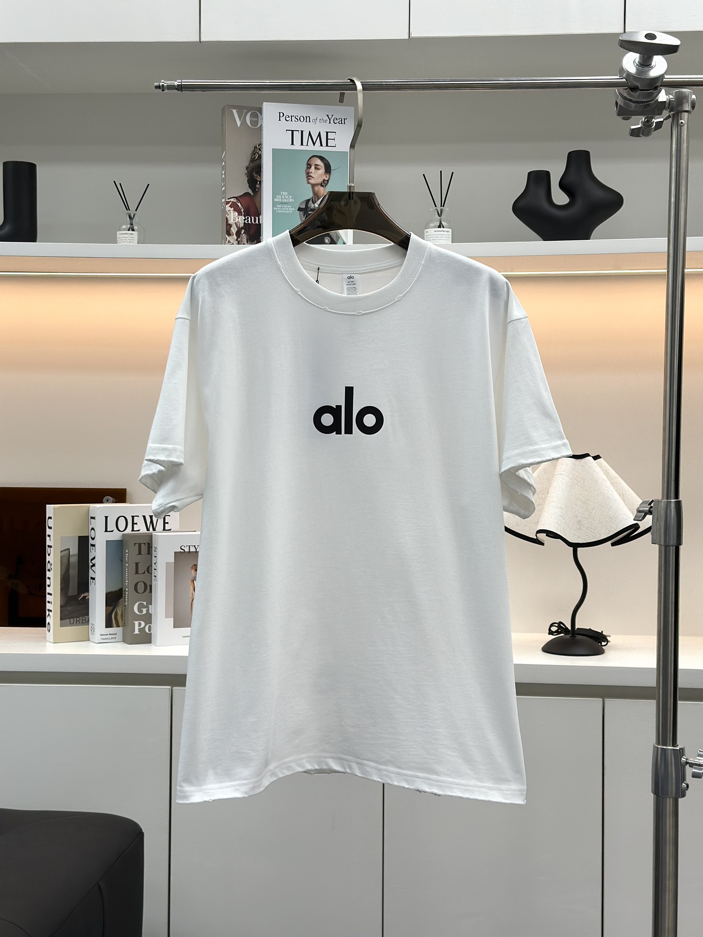 alo简约印花大字母基础款短袖T恤 黑色穿搭太休闲日常了