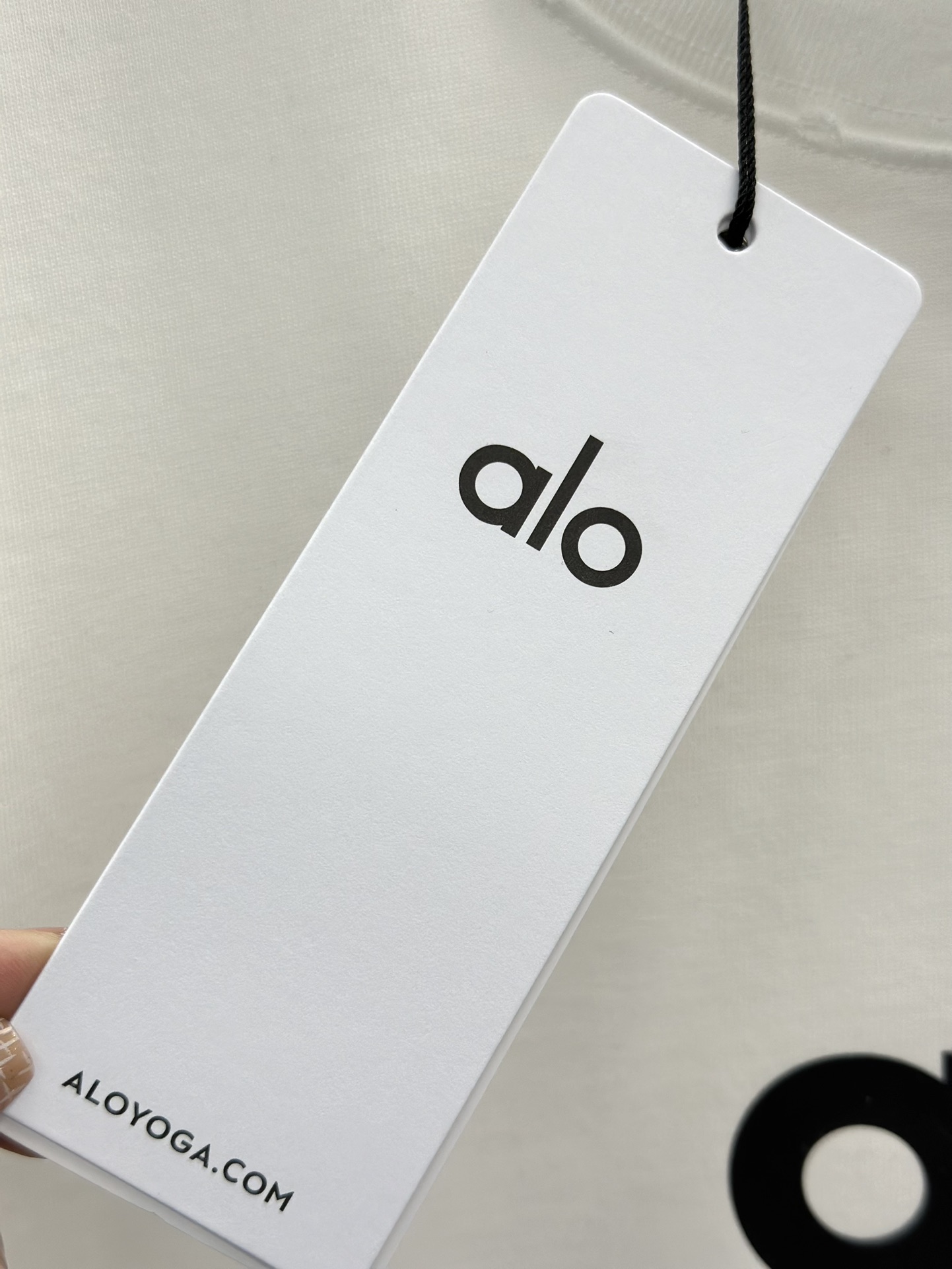 alo简约印花大字母基础款短袖T恤 黑色穿搭太休闲日常了