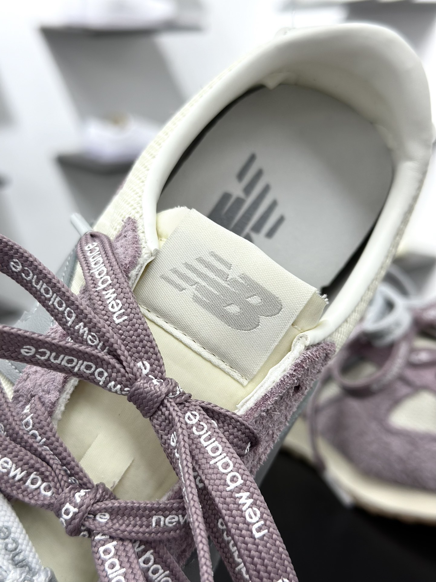 220 New Balance NB 471系列 471鞋款特别附赠两双带有品牌标识的限定配色鞋带 U471AL