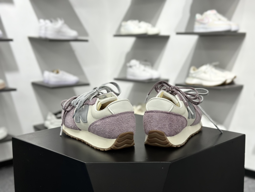 220 New Balance NB 471系列 471鞋款特别附赠两双带有品牌标识的限定配色鞋带 U471AL