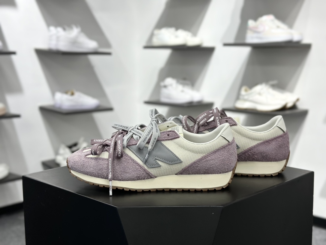 220 New Balance NB 471系列 471鞋款特别附赠两双带有品牌标识的限定配色鞋带 U471AL