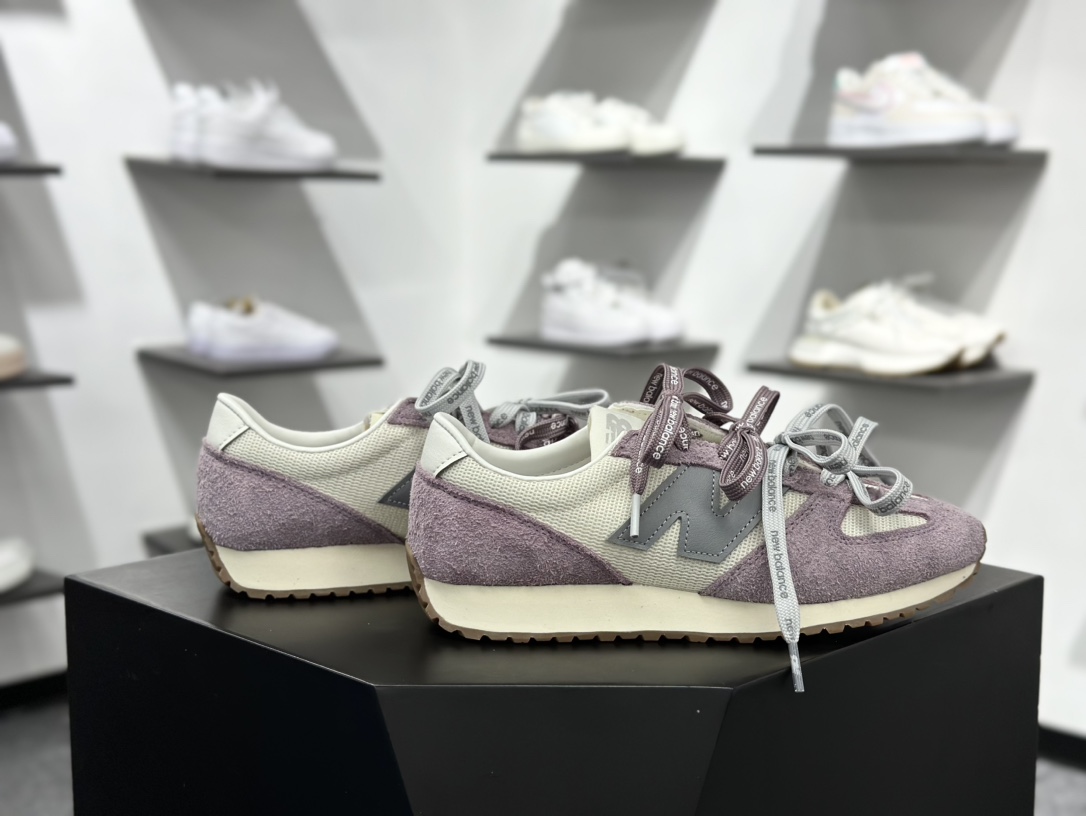 220 New Balance NB 471系列 471鞋款特别附赠两双带有品牌标识的限定配色鞋带 U471AL