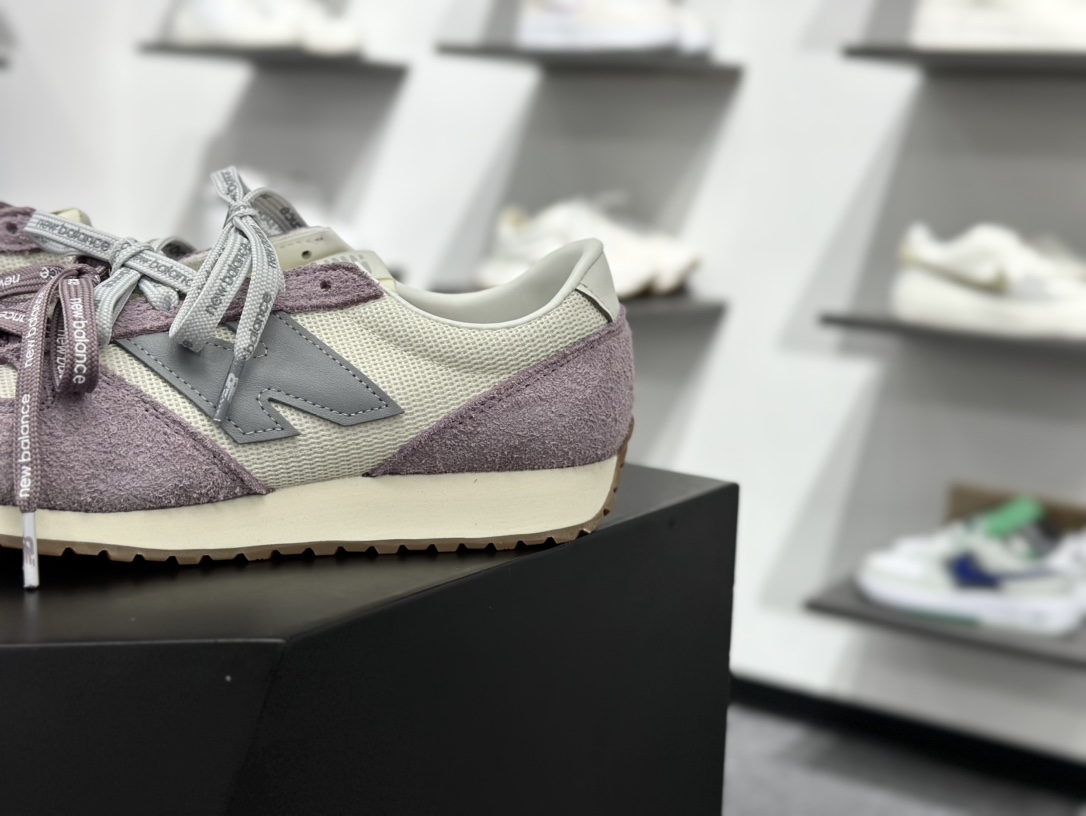 220 New Balance NB 471系列 471鞋款特别附赠两双带有品牌标识的限定配色鞋带 U471AL