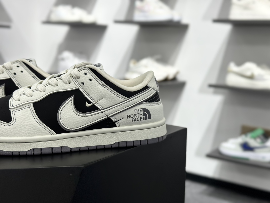 280 Nike SB Dunk Low 北面联名 奶白黑灰 周年高端定制 低帮休闲板鞋 SC9207-404