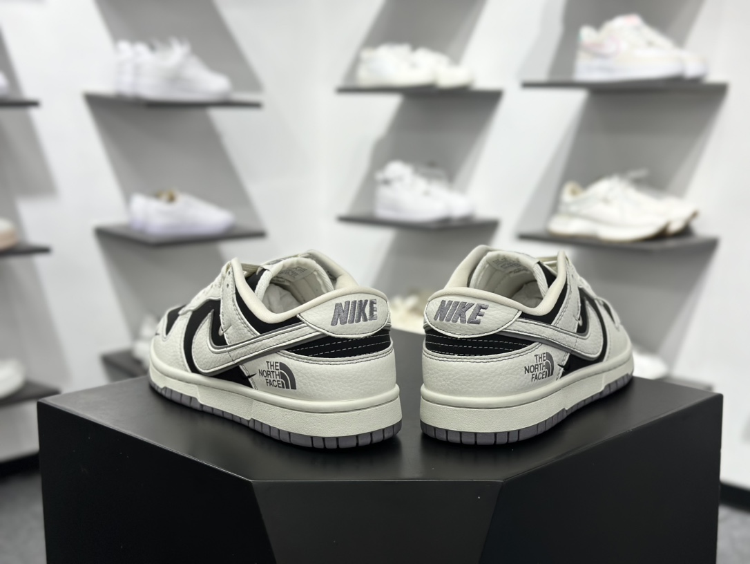 280 Nike SB Dunk Low 北面联名 奶白黑灰 周年高端定制 低帮休闲板鞋 SC9207-404