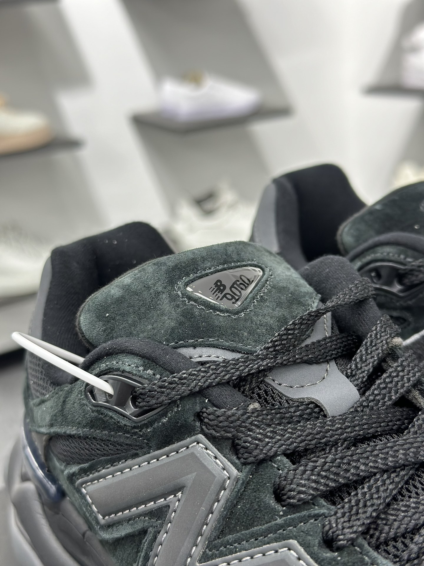 240 Joe Freshgoods x New Balance  NB9060 联名款 复古休闲运动慢跑鞋   U9060ZGE