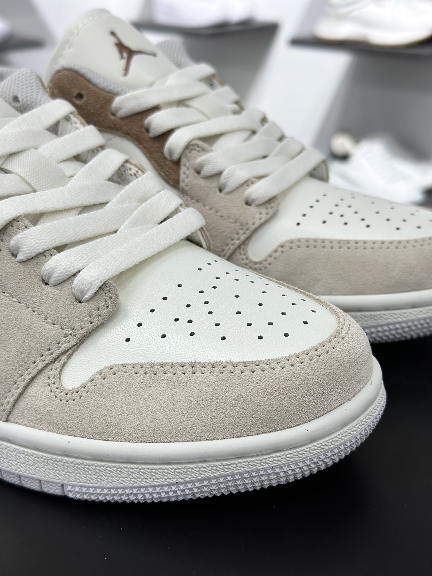 220 Air Jordan AJ1 Low 低帮     HF1567-200