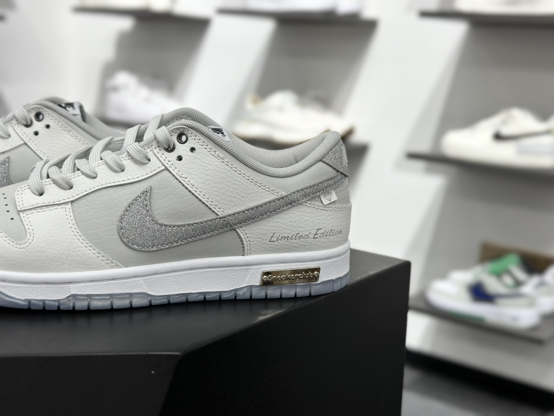 280 Nike SB Dunk Low 白色恋人 闪钻 解构抽绳鞋带  WG0218-018