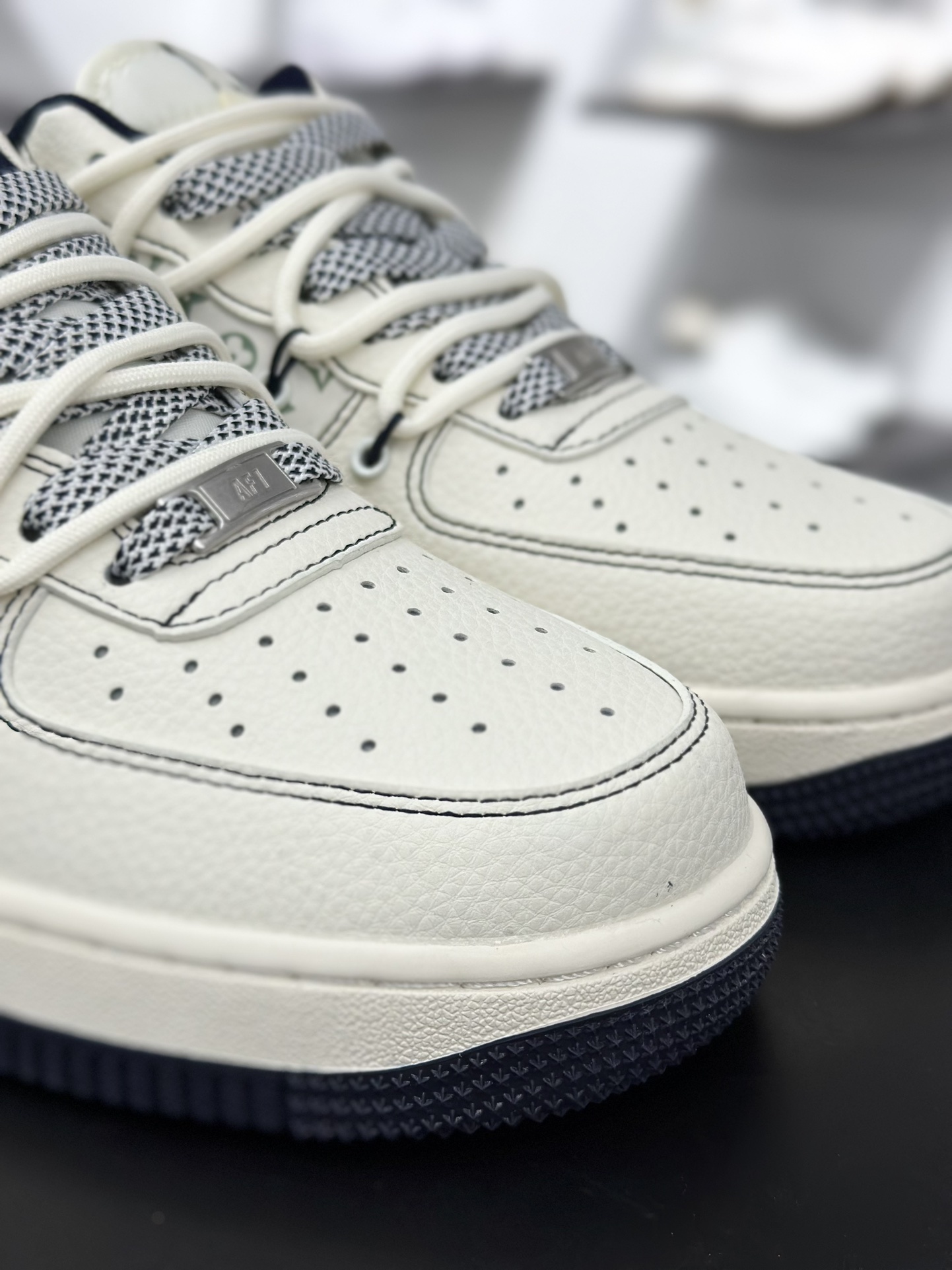260 Nike Air Force 1‘07 Low LV联名 黑牛仔勾抽绳 空军一号低帮休闲板鞋 DM6868-060