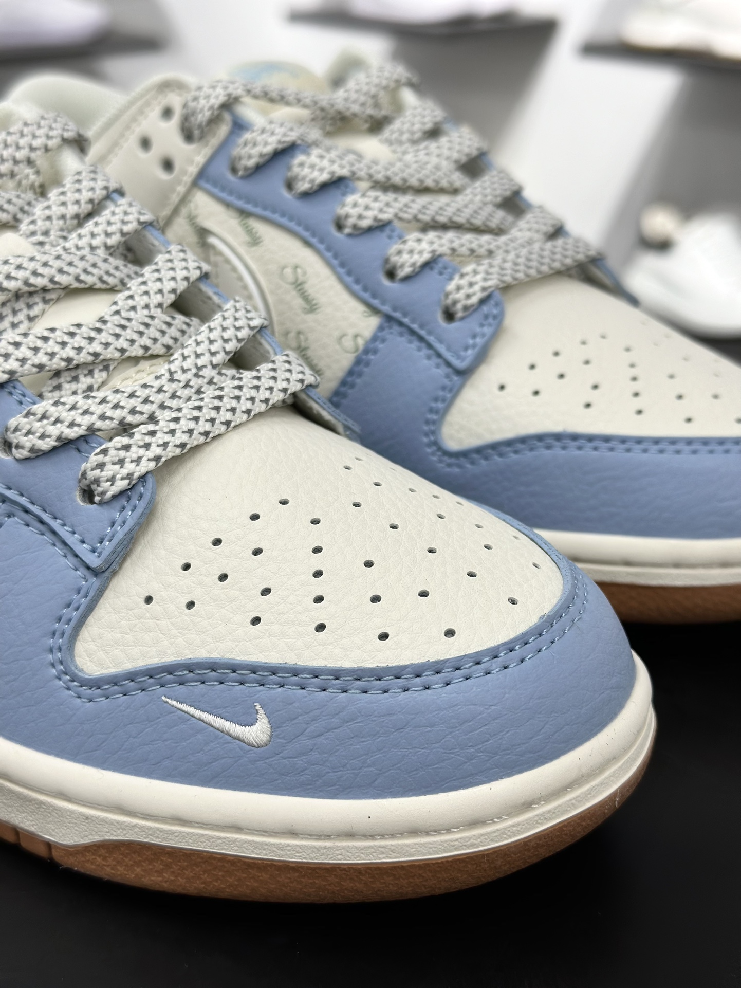 280 Nike SB Dunk Low 斯图西联名 双拼黑蓝 周年高端定制 低帮休闲板鞋 ZH2598-225