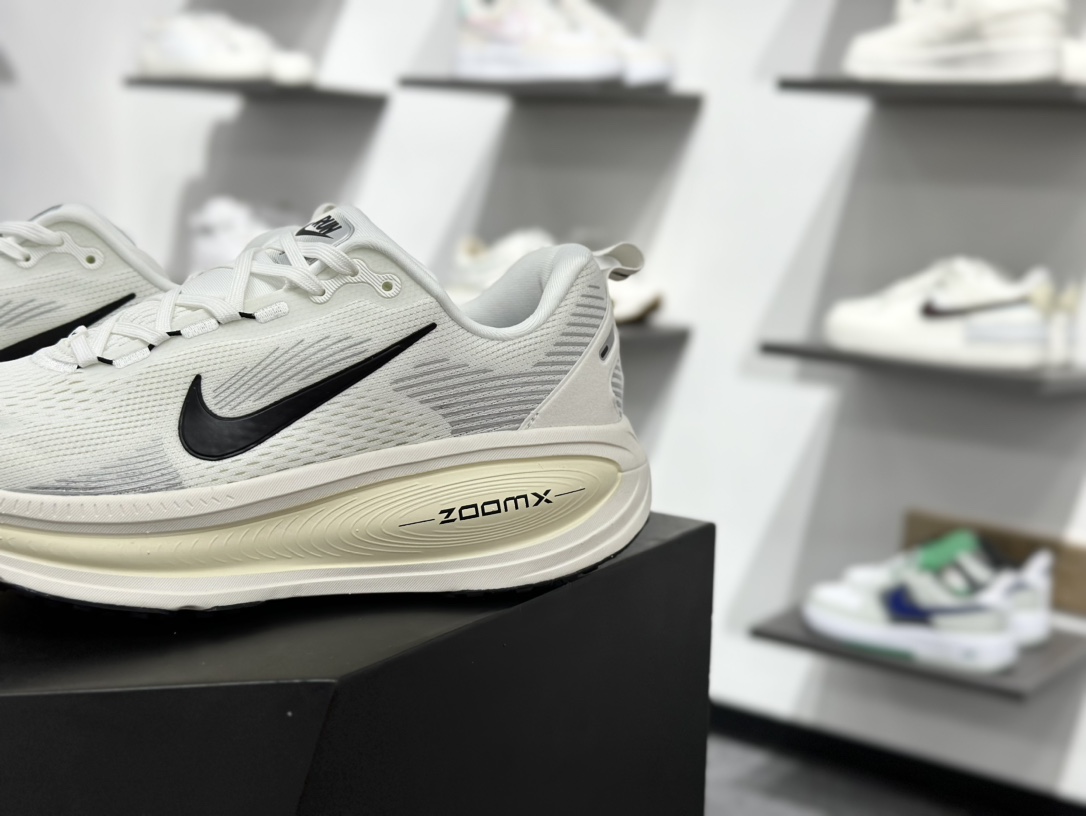 180  Nike Air Zoom Vomero 18 全新科技提前原鞋开发 运动跑鞋   HM6803-101