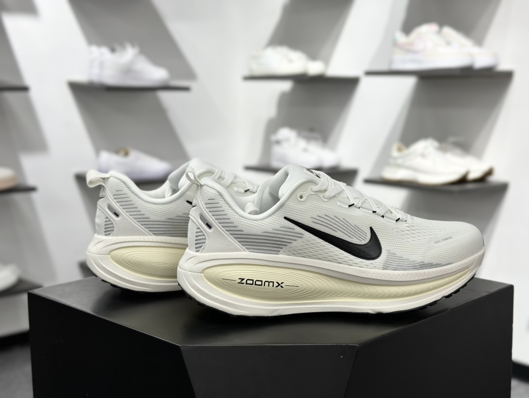 180  Nike Air Zoom Vomero 18 全新科技提前原鞋开发 运动跑鞋   HM6803-101