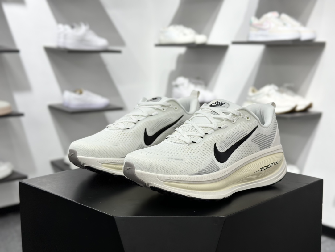 180  Nike Air Zoom Vomero 18 全新科技提前原鞋开发 运动跑鞋   HM6803-101