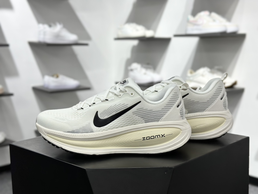 180  Nike Air Zoom Vomero 18 全新科技提前原鞋开发 运动跑鞋   HM6803-101