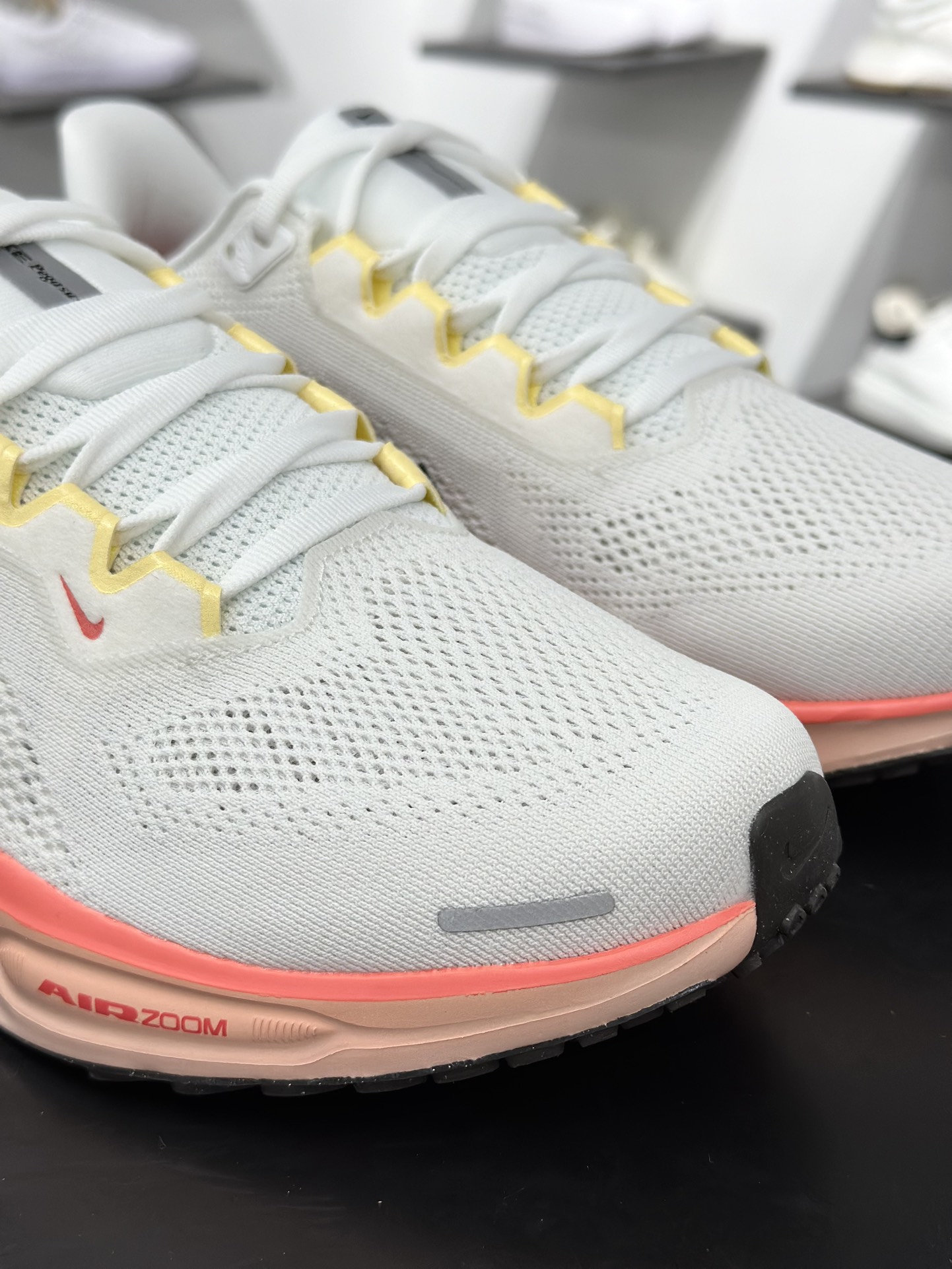 200 NK Air Zoom Pegasus 41 鞋面采用外层由韧性纱线  IB6656-108