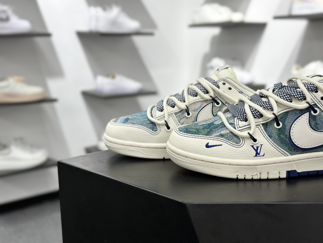 300 Nike SB Dunk Low x Louis Vuitton 白蓝小钩满天星  DN6868-077