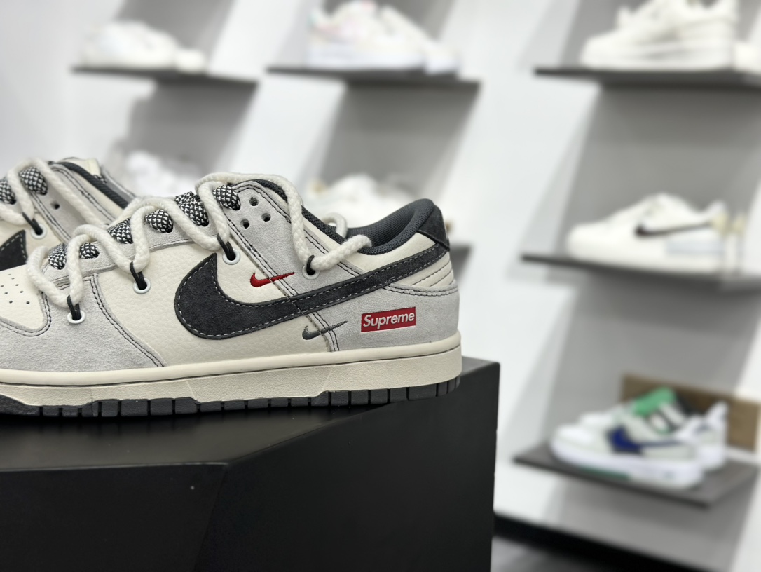 300 Nike SB Dunk Low x Supreme 白灰红三小钩绑带满天星   YX5066-217