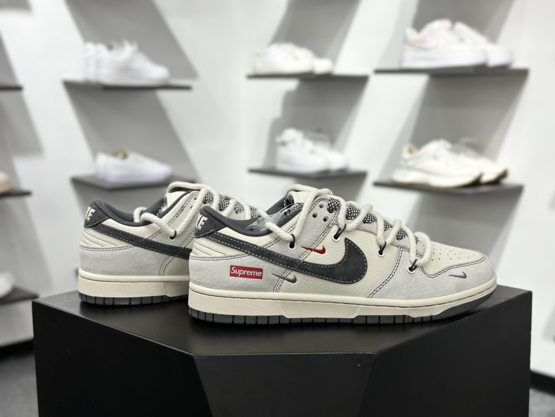 300 Nike SB Dunk Low x Supreme 白灰红三小钩绑带满天星   YX5066-217