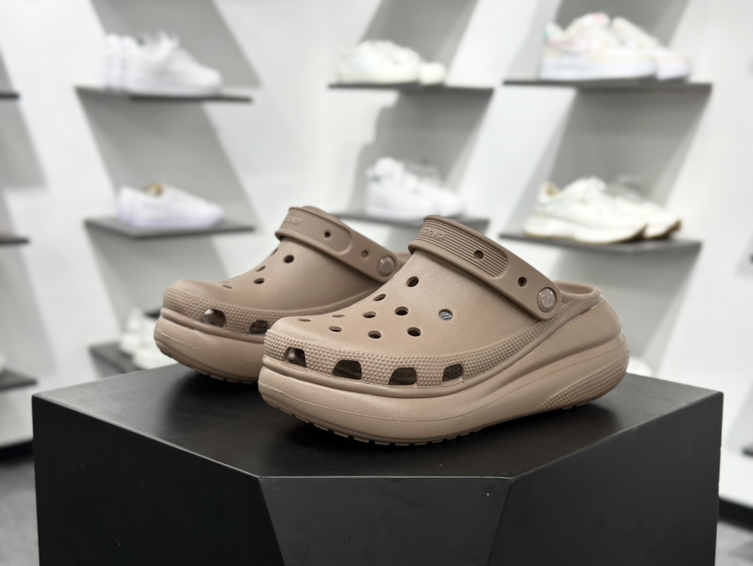 100 卡骆驰/Crocs Stomp Clog Sandals 顿足系列泡芙松糕厚底沙滩涉水百搭拖鞋式凉鞋