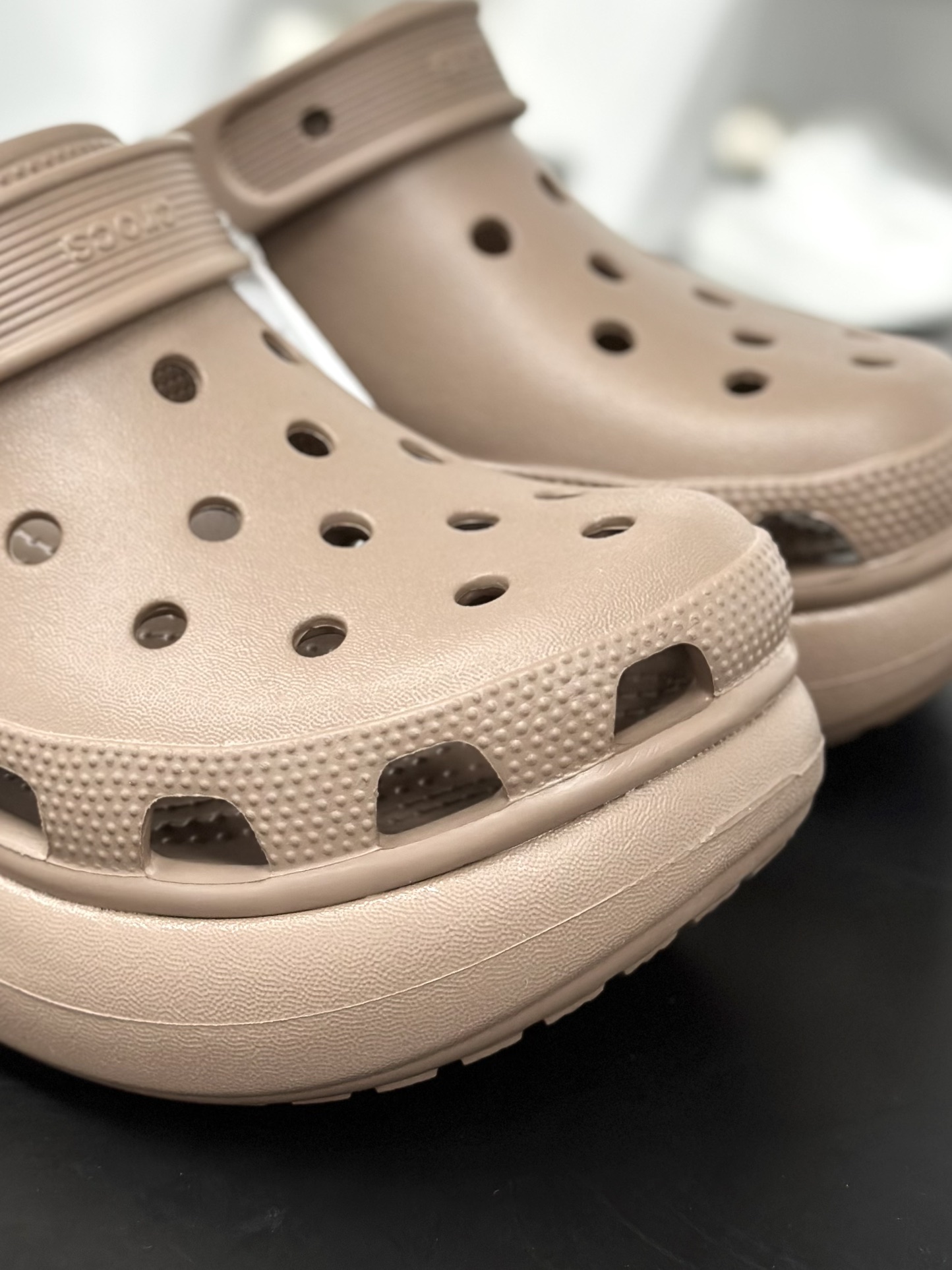 100 卡骆驰/Crocs Stomp Clog Sandals 顿足系列泡芙松糕厚底沙滩涉水百搭拖鞋式凉鞋