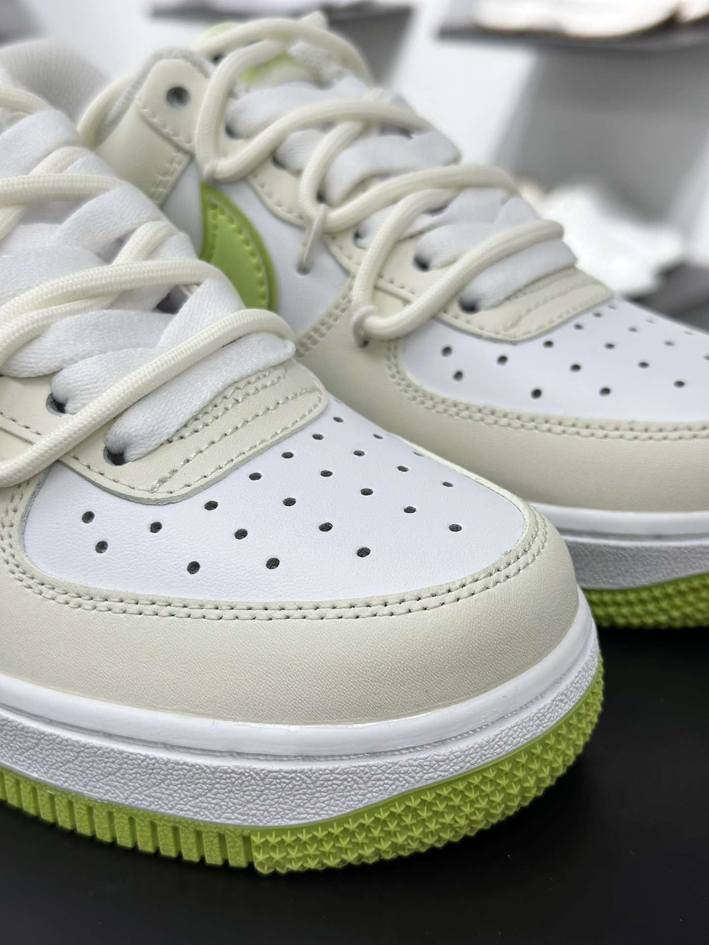260 Nike Air Force 1 Low 07 春意盎然 白绿绑带  YY2023-315