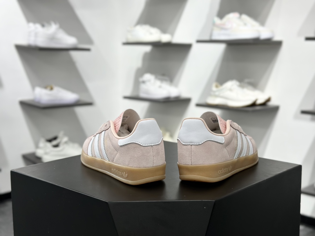 160 阿迪达斯Adidas Gazelle Indoor Trainers 羚羊内训系列低帮板鞋“翻毛粉色空间生胶底” IH5484