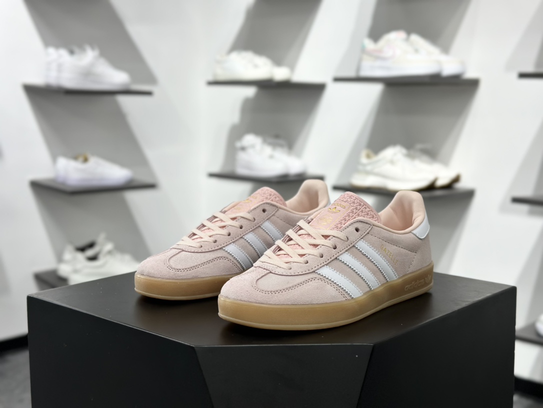 160 阿迪达斯Adidas Gazelle Indoor Trainers 羚羊内训系列低帮板鞋“翻毛粉色空间生胶底” IH5484