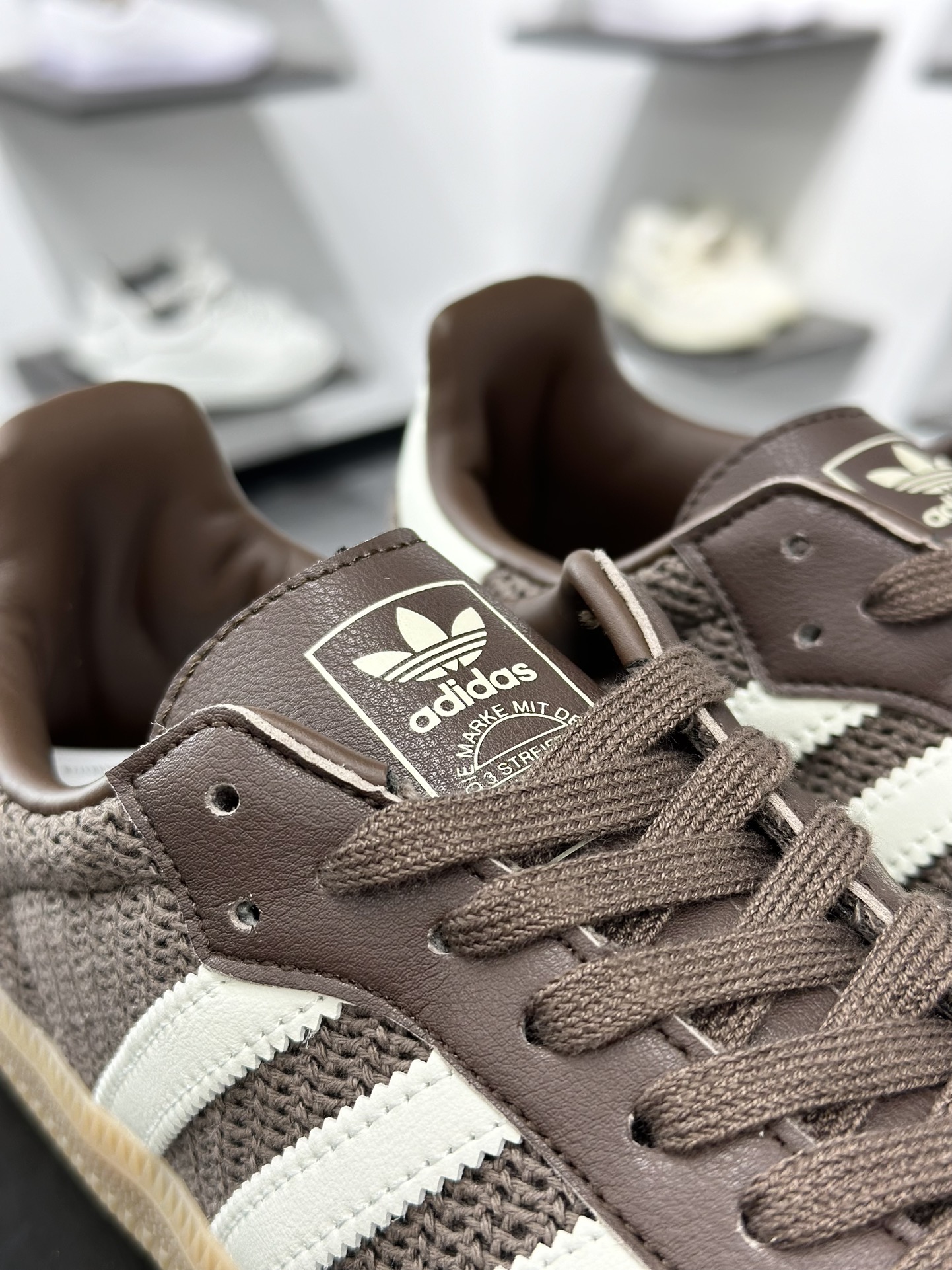 三叶草Adidas Originals Samba OG 桑巴舞板鞋 JI3184